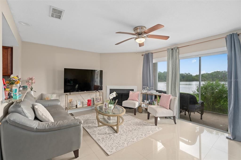 For Sale: $239,500 (2 beds, 2 baths, 1217 Square Feet)