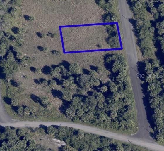 На продажу: $32,000 (0.23 acres)