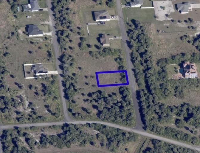 На продажу: $32,000 (0.23 acres)