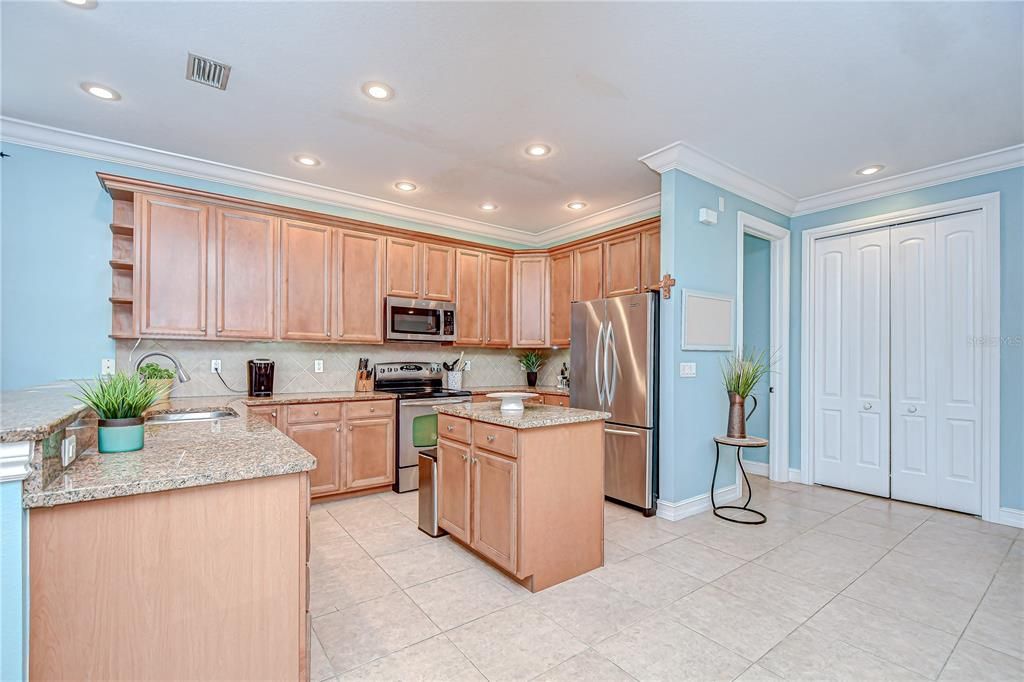 For Sale: $514,900 (3 beds, 2 baths, 2538 Square Feet)