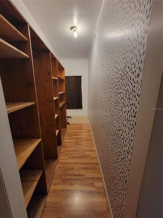 For Rent: $1,150 (2 beds, 1 baths, 860 Square Feet)