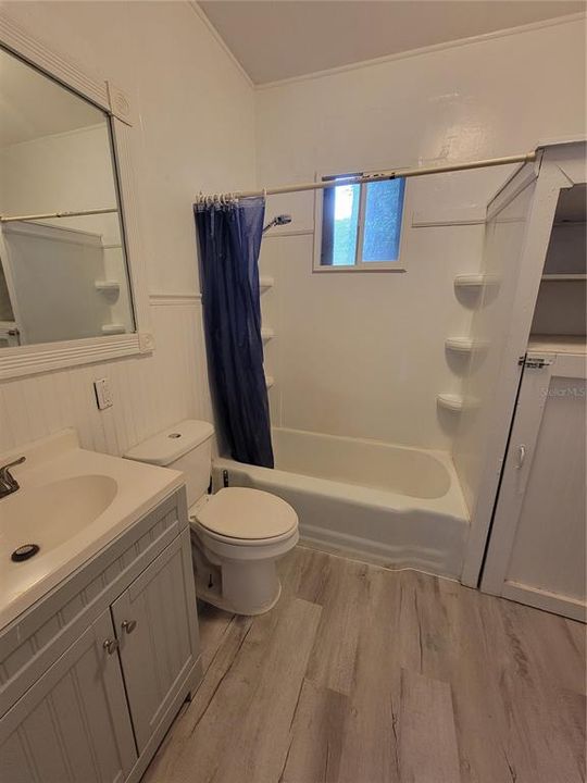 For Rent: $1,150 (2 beds, 1 baths, 860 Square Feet)