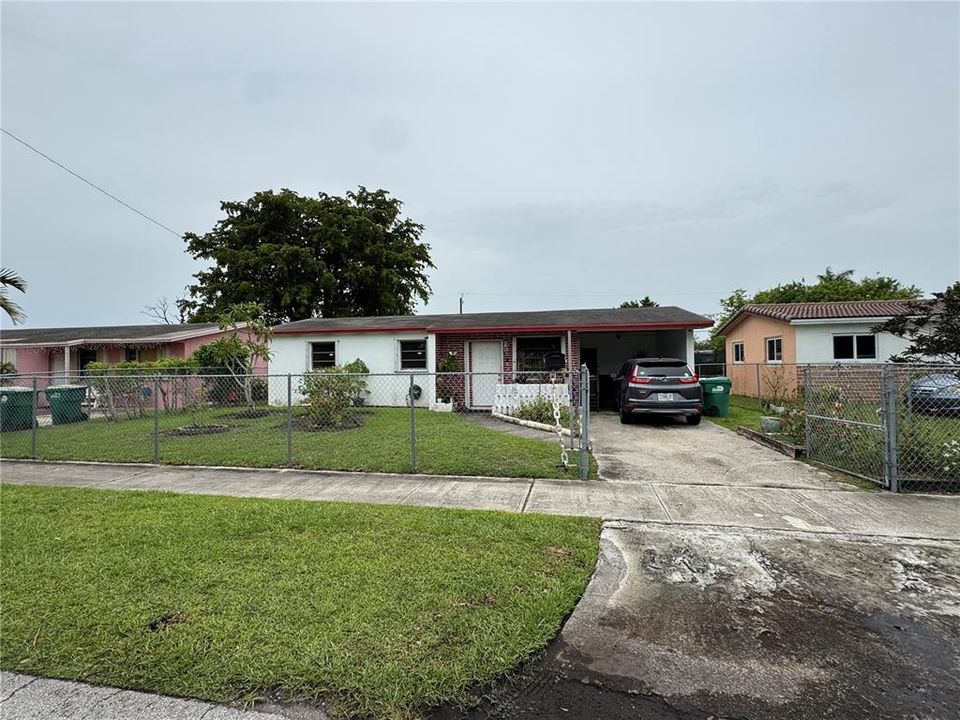 Недавно продано: $364,999 (3 спален, 1 ванн, 1216 Квадратных фут)