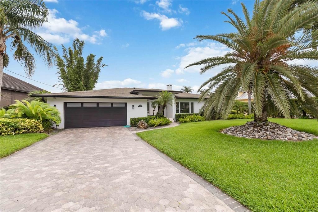 For Sale: $1,595,000 (4 beds, 3 baths, 2498 Square Feet)