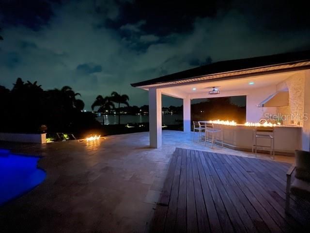 For Sale: $1,595,000 (4 beds, 3 baths, 2498 Square Feet)