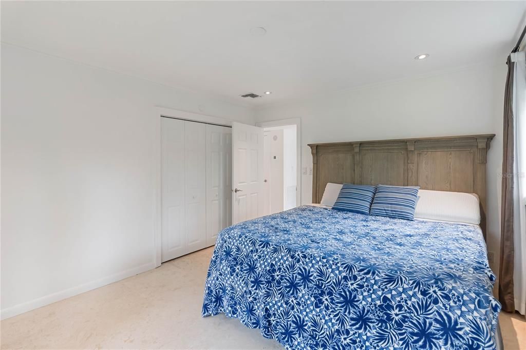 For Sale: $1,595,000 (4 beds, 3 baths, 2498 Square Feet)