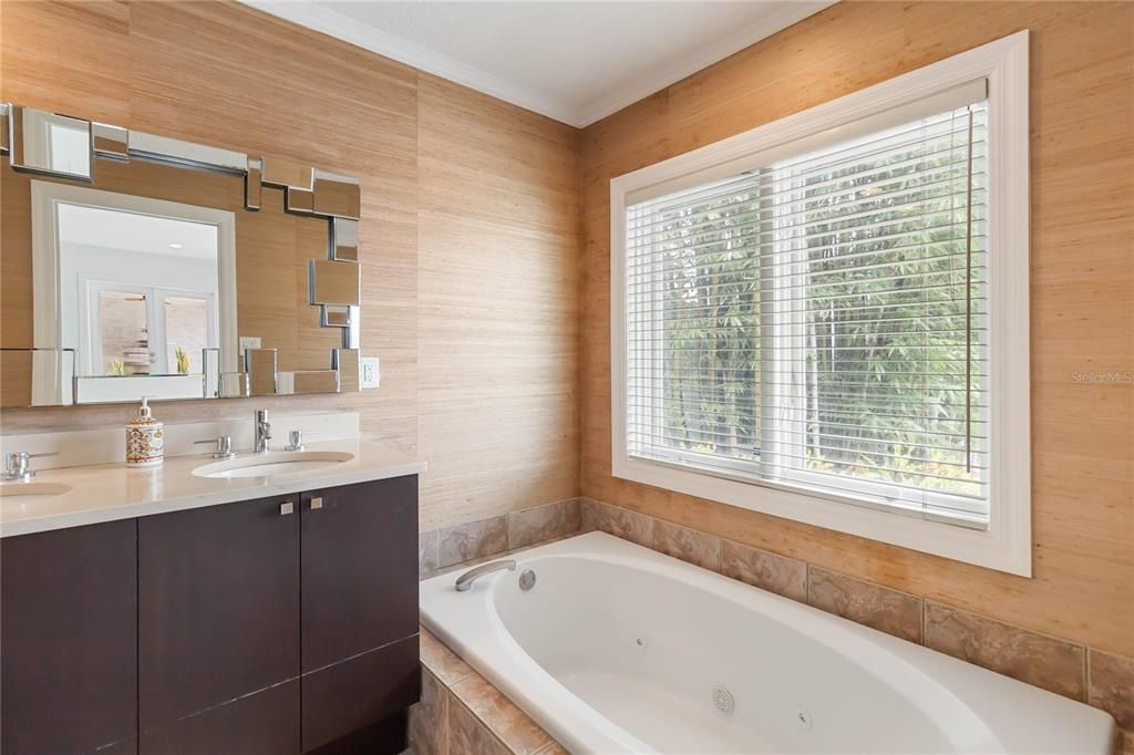 For Sale: $1,595,000 (4 beds, 3 baths, 2498 Square Feet)