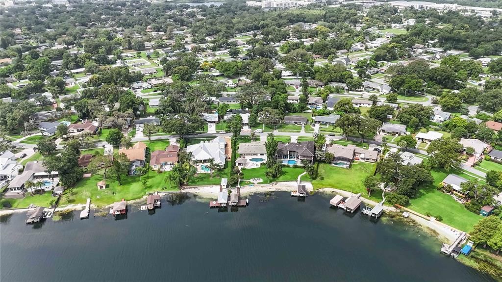 For Sale: $1,595,000 (4 beds, 3 baths, 2498 Square Feet)