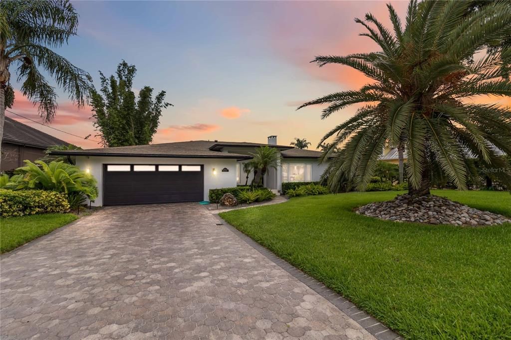 For Sale: $1,595,000 (4 beds, 3 baths, 2498 Square Feet)