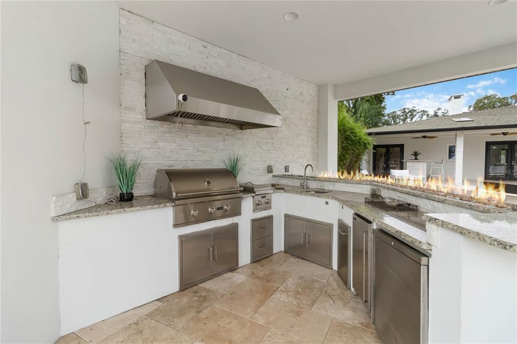 For Sale: $1,595,000 (4 beds, 3 baths, 2498 Square Feet)