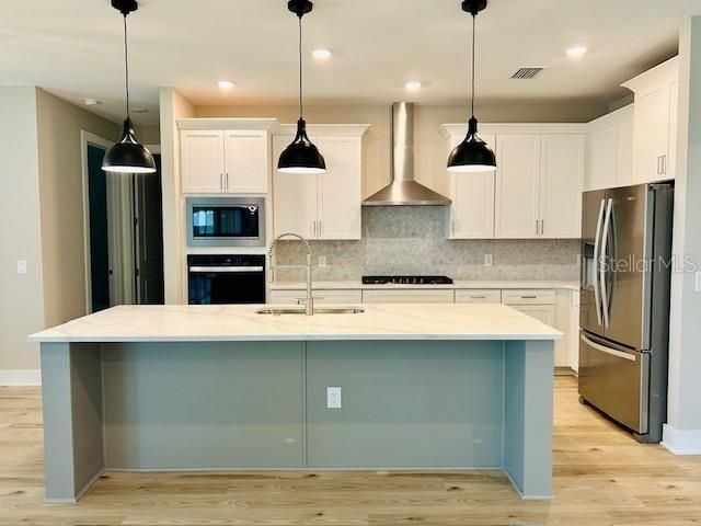 Active With Contract: $649,900 (4 beds, 3 baths, 2532 Square Feet)