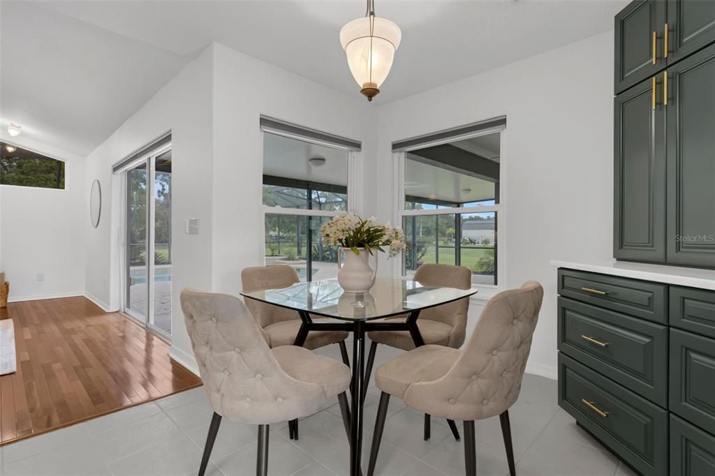 En Venta: $719,000 (4 camas, 3 baños, 2516 Pies cuadrados)