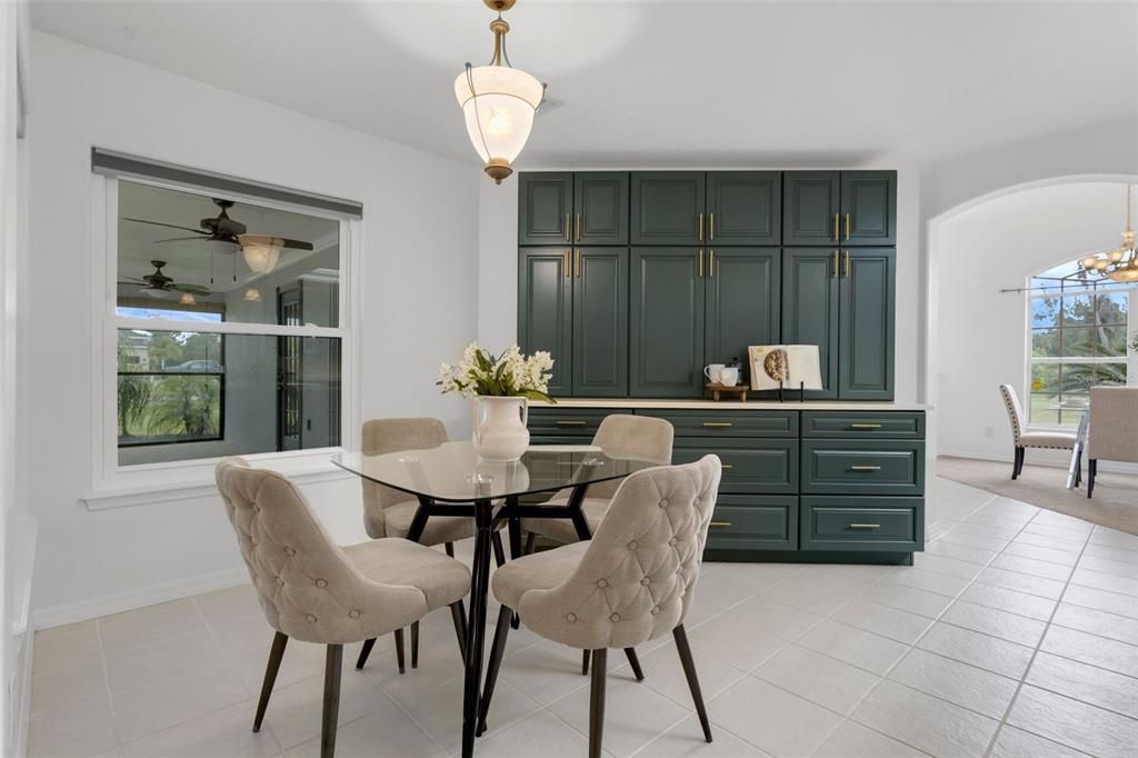 En Venta: $719,000 (4 camas, 3 baños, 2516 Pies cuadrados)