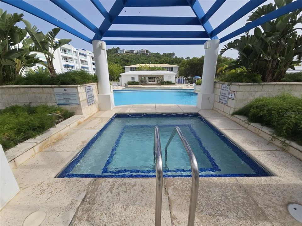 For Sale: $389,000 (4 beds, 3 baths, 1640 Square Feet)