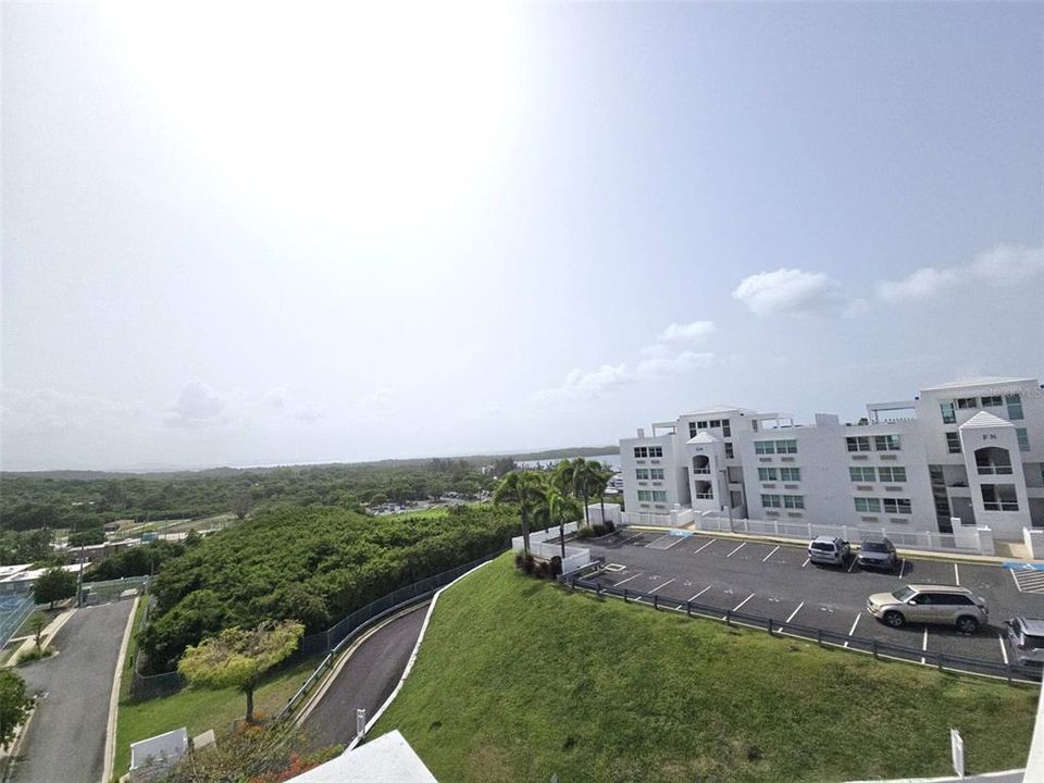 For Sale: $389,000 (4 beds, 3 baths, 1640 Square Feet)