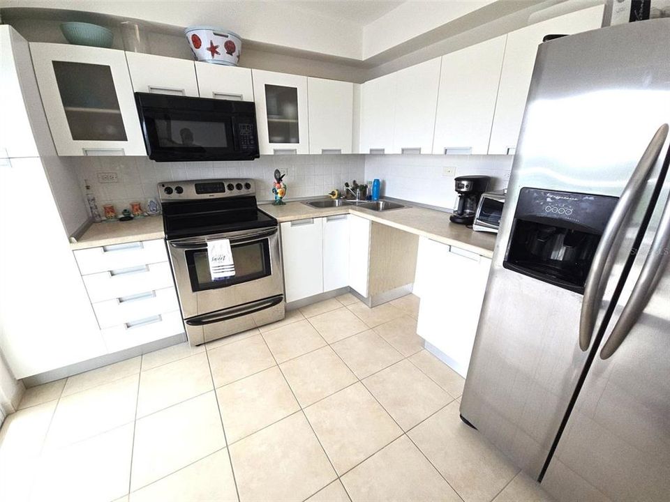 For Sale: $389,000 (4 beds, 3 baths, 1640 Square Feet)