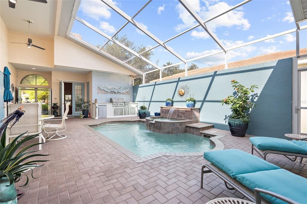 合同活跃: $789,000 (3 贝兹, 3 浴室, 1935 平方英尺)