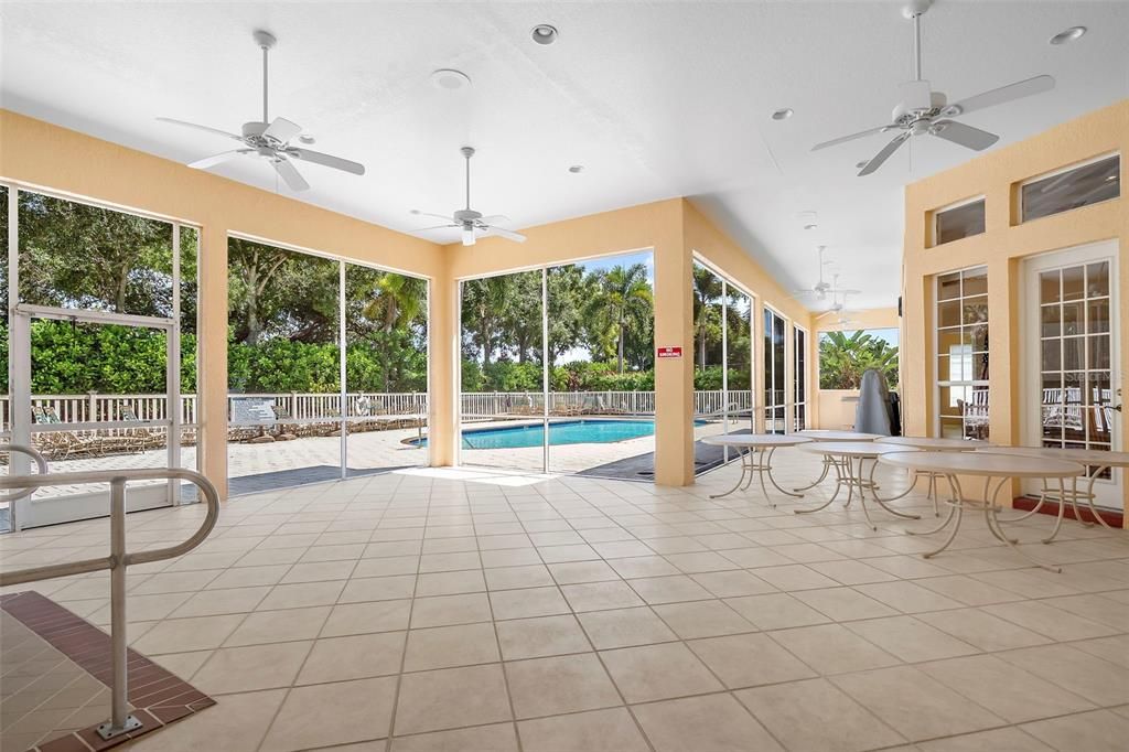 合同活跃: $789,000 (3 贝兹, 3 浴室, 1935 平方英尺)