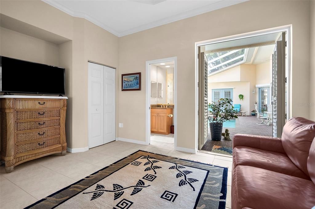 合同活跃: $789,000 (3 贝兹, 3 浴室, 1935 平方英尺)