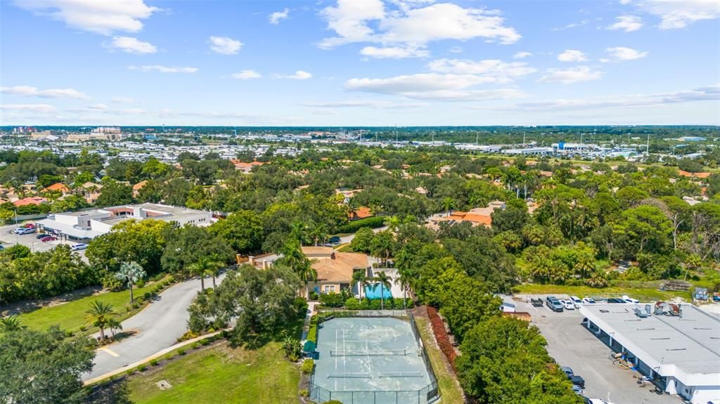 合同活跃: $789,000 (3 贝兹, 3 浴室, 1935 平方英尺)