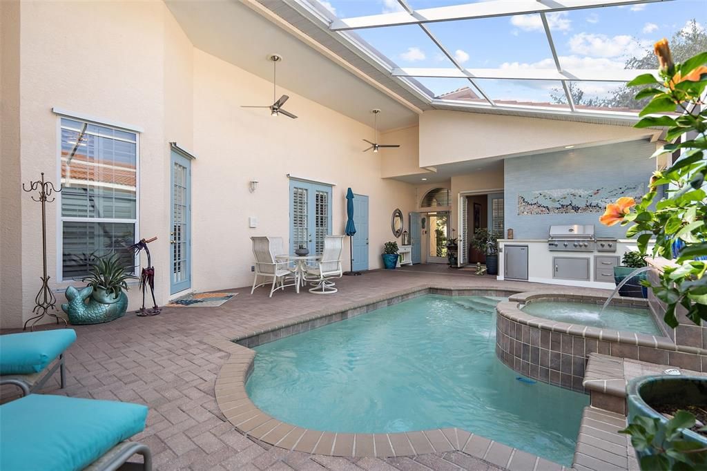 合同活跃: $789,000 (3 贝兹, 3 浴室, 1935 平方英尺)