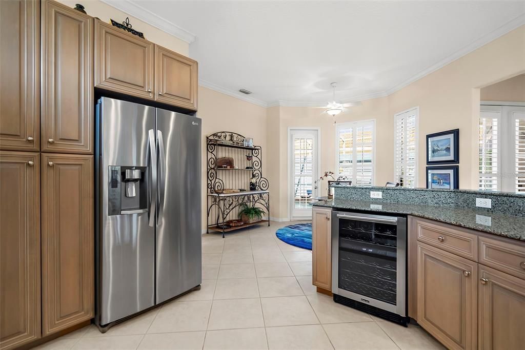 合同活跃: $789,000 (3 贝兹, 3 浴室, 1935 平方英尺)