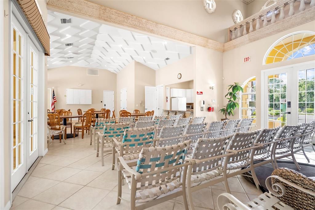 合同活跃: $789,000 (3 贝兹, 3 浴室, 1935 平方英尺)