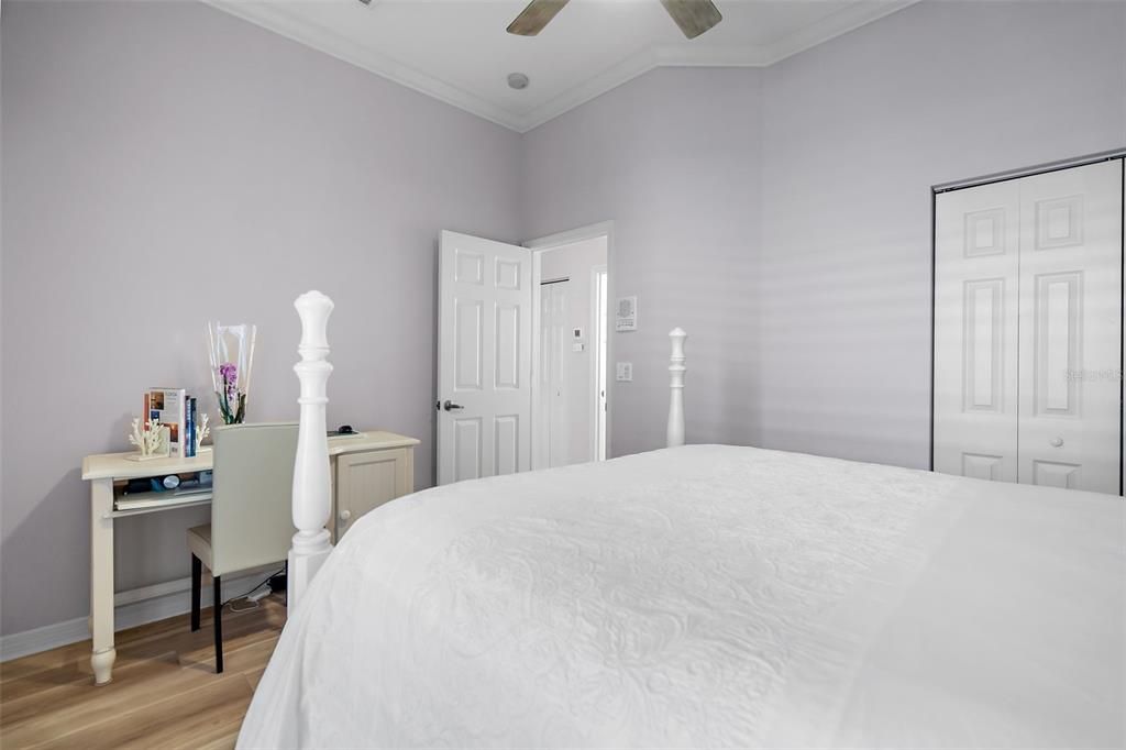 合同活跃: $789,000 (3 贝兹, 3 浴室, 1935 平方英尺)