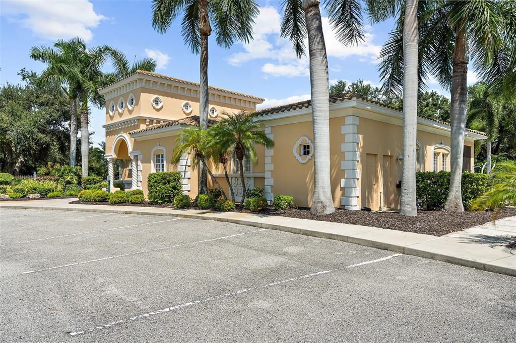 合同活跃: $789,000 (3 贝兹, 3 浴室, 1935 平方英尺)