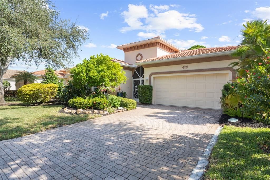 合同活跃: $789,000 (3 贝兹, 3 浴室, 1935 平方英尺)