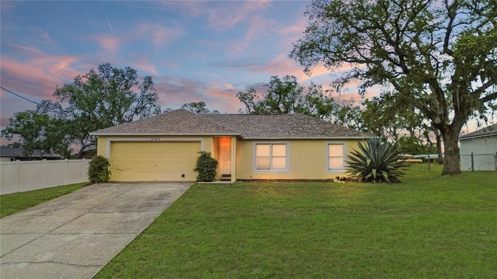 Vendido Recientemente: $310,000 (4 camas, 2 baños, 1688 Pies cuadrados)