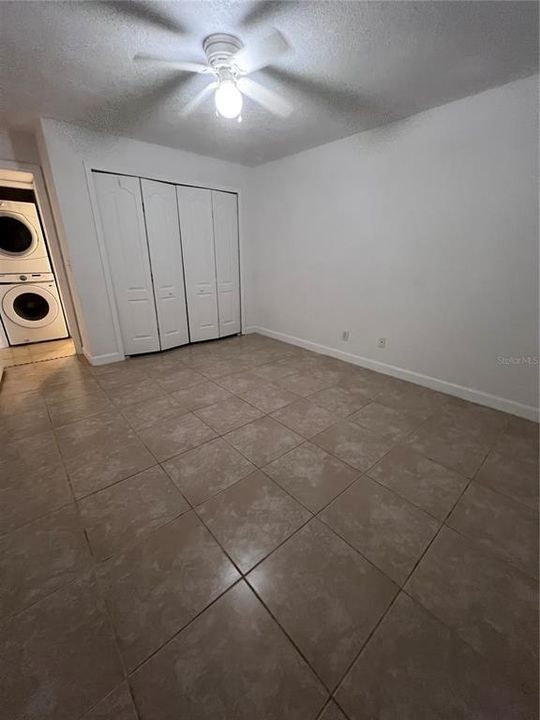 На продажу: $170,000 (3 спален, 2 ванн, 1175 Квадратных фут)