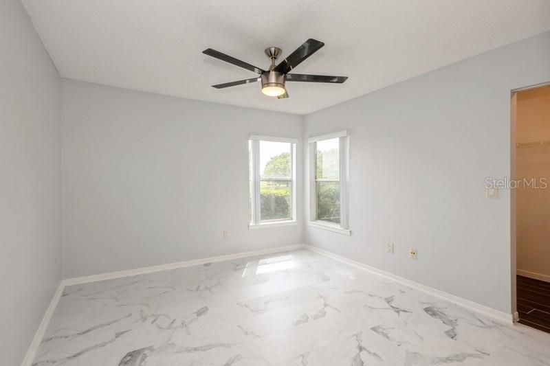 待售: $214,999 (2 贝兹, 2 浴室, 899 平方英尺)