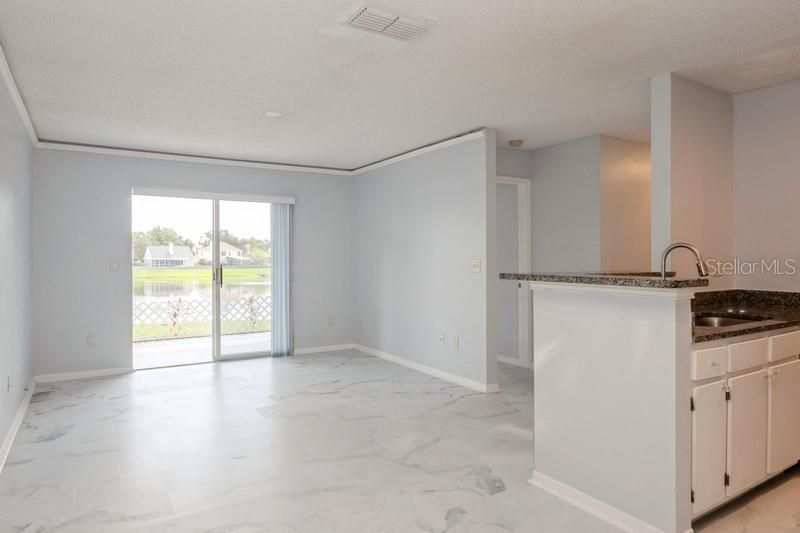 待售: $214,999 (2 贝兹, 2 浴室, 899 平方英尺)