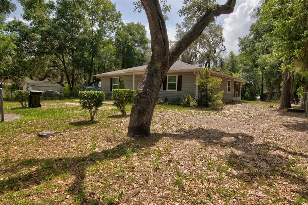 待售: $320,000 (2 贝兹, 2 浴室, 1200 平方英尺)