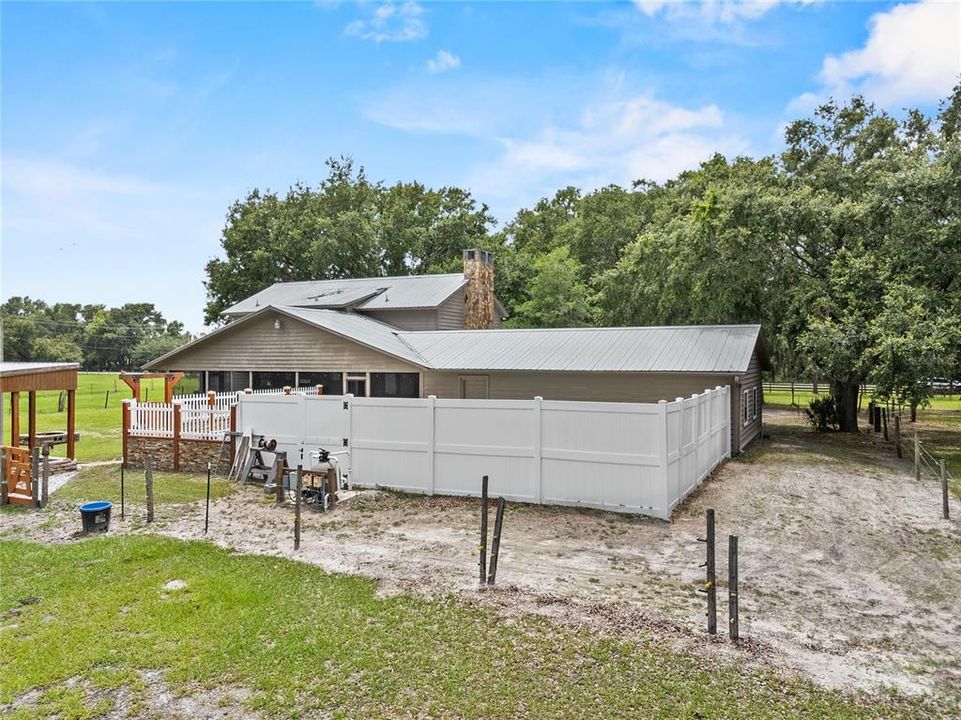 待售: $699,999 (3 贝兹, 2 浴室, 2010 平方英尺)