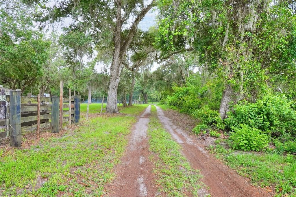 待售: $399,900 (13.41 acres)