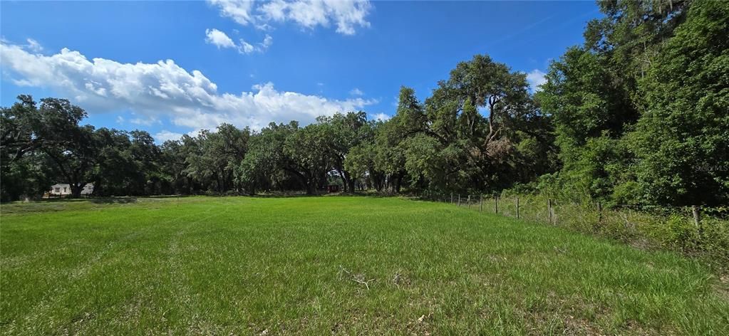 待售: $399,900 (13.41 acres)