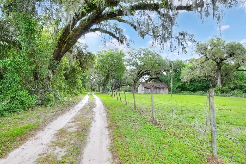 待售: $399,900 (13.41 acres)