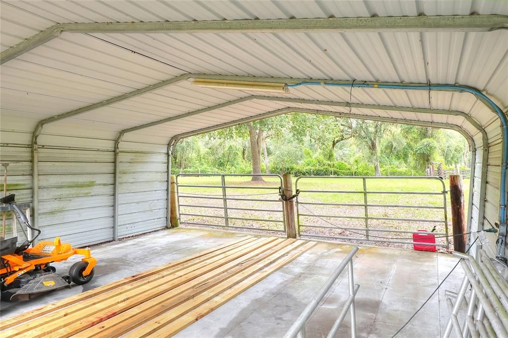 待售: $399,900 (13.41 acres)