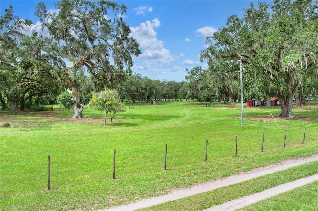 待售: $399,900 (13.41 acres)