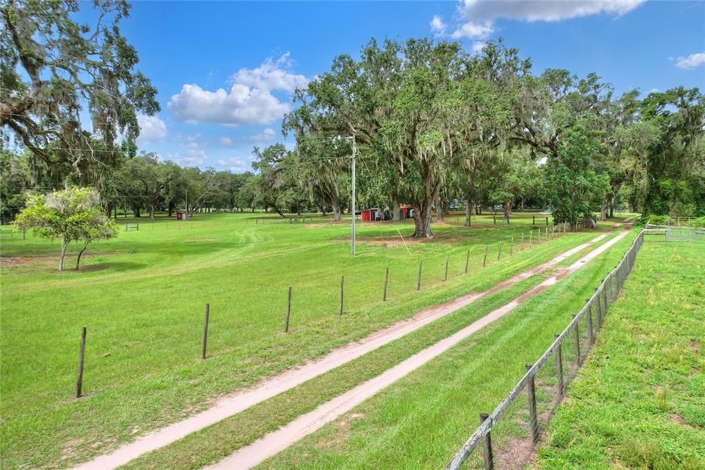 待售: $399,900 (13.41 acres)