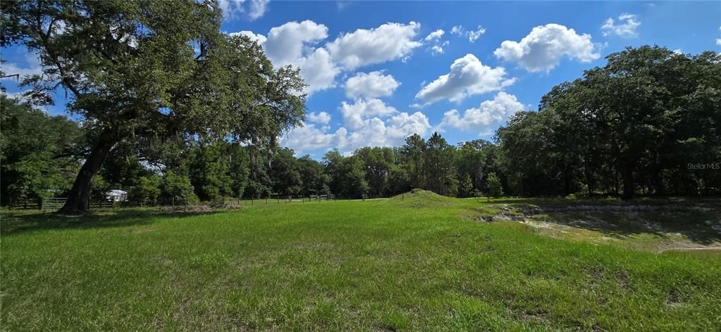 待售: $399,900 (13.41 acres)