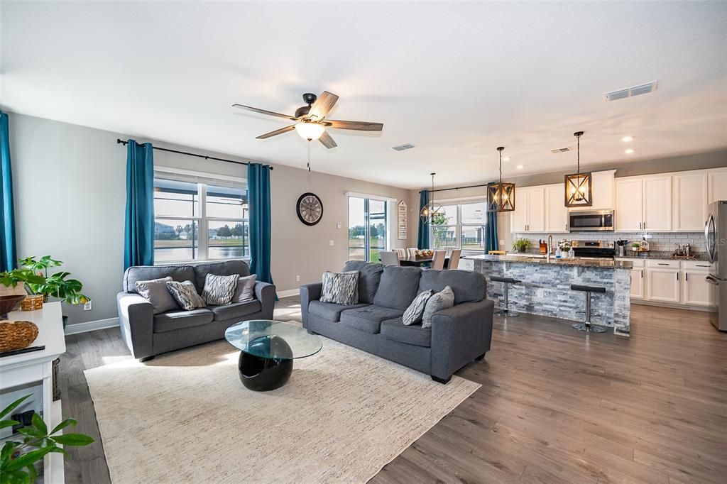 待售: $575,000 (5 贝兹, 2 浴室, 2424 平方英尺)