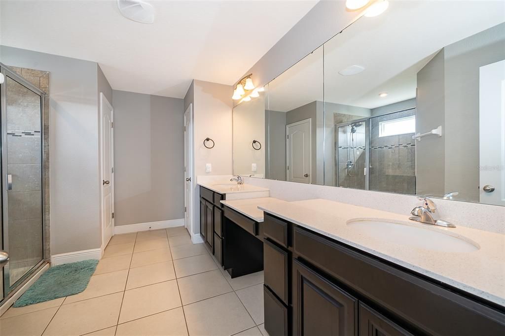 待售: $575,000 (5 贝兹, 2 浴室, 2424 平方英尺)