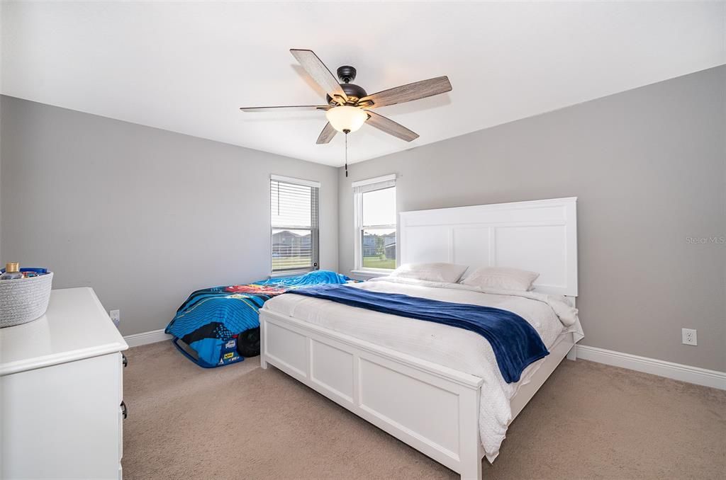 待售: $575,000 (5 贝兹, 2 浴室, 2424 平方英尺)