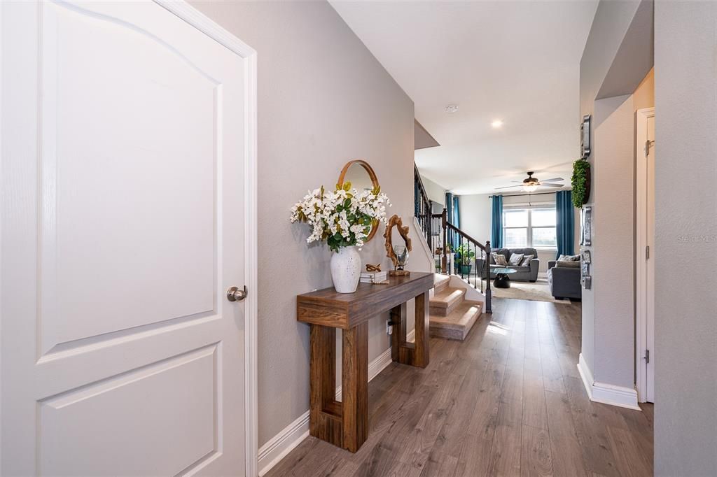 待售: $575,000 (5 贝兹, 2 浴室, 2424 平方英尺)