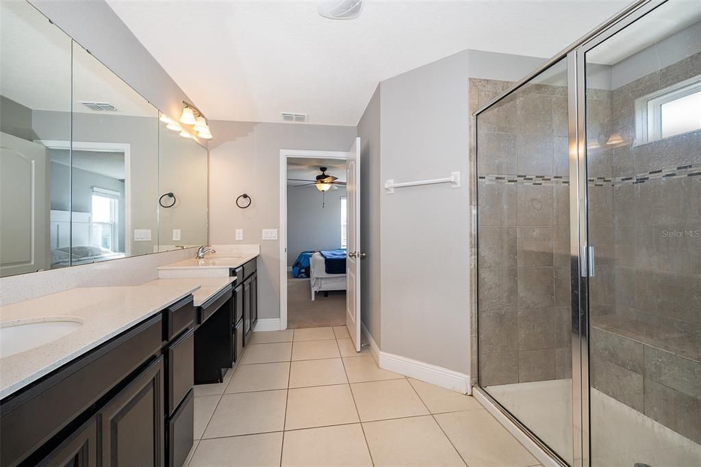 待售: $575,000 (5 贝兹, 2 浴室, 2424 平方英尺)