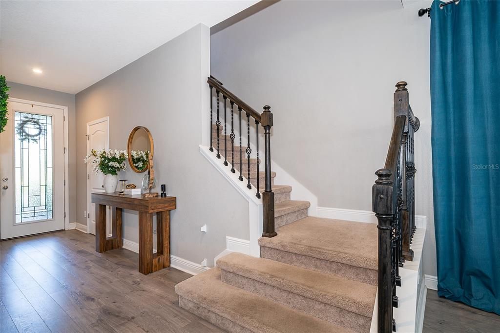 待售: $575,000 (5 贝兹, 2 浴室, 2424 平方英尺)