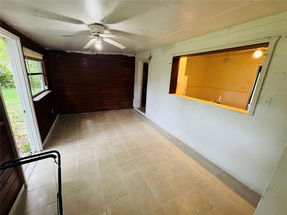 Activo con contrato: $180,000 (3 camas, 2 baños, 936 Pies cuadrados)